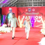 Dekranasda Gelar Fashion untuk Kenalkan Tenun Khas Mubar, Pesertanya Pimpinan OPD, Camat, Lurah dan Kades Dekranasda Gelar Fashion untuk Kenalkan Tenun Khas Mubar, Pesertanya Pimpinan OPD, Camat, Lurah dan Kades