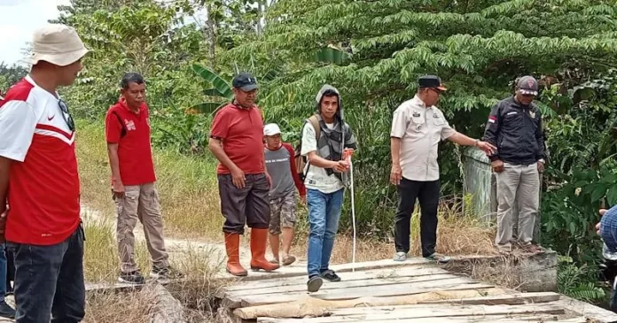 Pj Bupati Mubar Sahuti Keluhan Masyarakat Transmigrasi Lorong Sopeng