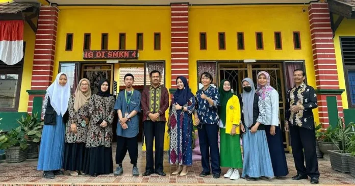 UMW Kendari Sosialisasikan Prodi D-III Teknologi Elektro-Medis kepada Siswa SMK
