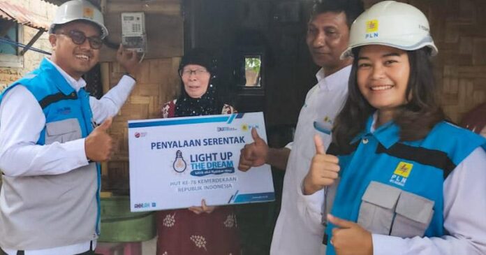 Program Light Up The Dream ULP Wangiwangi Sentuh Warga di Wakatobi