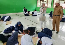 Genre Indonesia Sultra 2022 Lakukan ‘Inigenting’ di SMPN 7 Kendari Genre Indonesia Sultra 2022 Lakukan 'Inigenting' di SMPN 7 Kendari