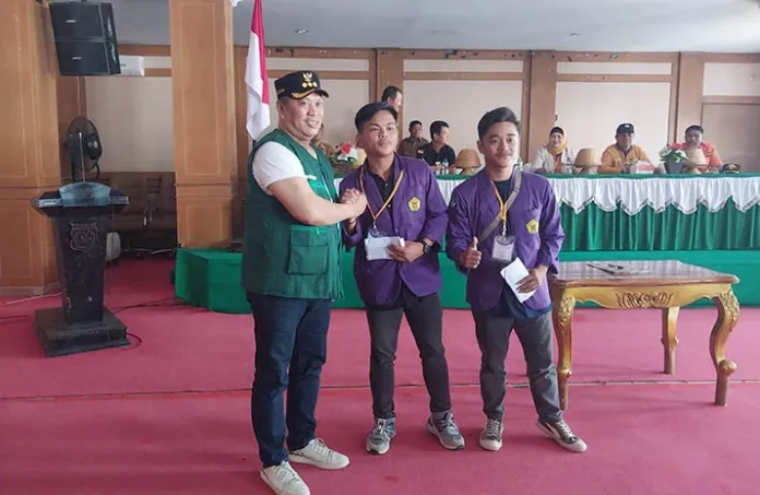 Bupati Konut Janji Beri Rp5 Juta per Posko untuk Mahasiswa KKN Unilaki