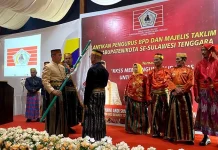 Andi Sumangerukka Kukuhkan Lima BPD KKSS dan Majelis Taklim di Sultra Andi Sumangerukka Kukuhkan Lima BPD KKSS dan Majelis Taklim di Sultra