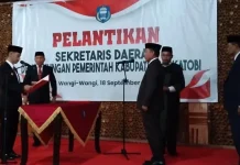 Bupati Wakatobi Lantik Kepala Disparekraf Jadi Sekda Definitif Bupati Wakatobi Lantik Kepala Disparekraf Jadi Sekda Definitif