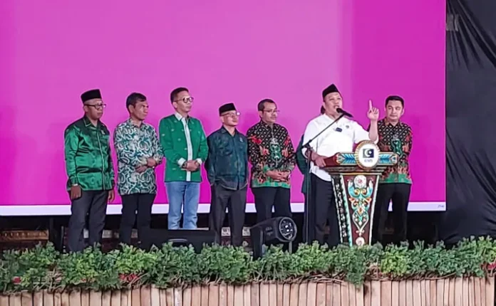 Seremoni perayaan milad KAHMI ke-51dan Maulid Nabi Muhammad di salah satu hotel di Kendari pada Sabtu malam (30/9/2023).(Ismu/Zonasultra.id) Perayaan Milad ke-51, Ruksamin Yakin Kader KAHMI yang akan Pimpin Sultra