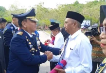 Pj Gubernur Beri Penghargaan pada 10 Purnabakti Dishub Sultra Pj Gubernur Beri Penghargaan pada 10 Purnabakti Dishub Sultra