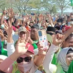 Ribuan Masyarakat Muna dan Mubar Meriahkan Jalan Sehat Hari Tani ke-63 Ribuan Masyarakat Muna dan Mubar Meriahkan Jalan Sehat Hari Tani ke-63