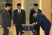 Andap Budhi Revianto Resmi Dilantik Jadi ASN Andap Budhi Revianto Resmi Dilantik Jadi ASN