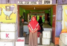 Kisah Pasutri Berdagang Ayam Potong di Kolaka, Beromzet Belasan Juta Rupiah Per Hari Kisah Pasutri Berdagang Ayam Potong di Kolaka, Beromzet Belasan Juta Rupiah Per Hari