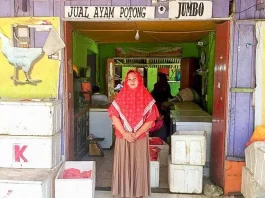 Kisah Pasutri Berdagang Ayam Potong di Kolaka, Beromzet Belasan Juta Rupiah Per Hari Kisah Pasutri Berdagang Ayam Potong di Kolaka, Beromzet Belasan Juta Rupiah Per Hari