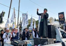 Ratusan Kaum Muslim di Kendari Lakukan Aksi Bela Palestina Ratusan Kaum Muslim di Kendari Lakukan Aksi Bela Palestina