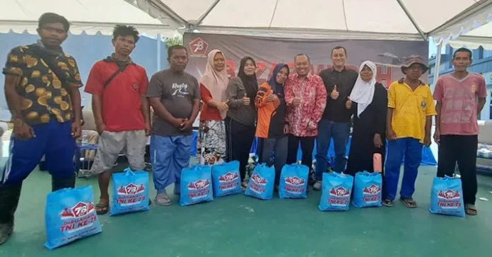 HUT TNI Ke-78, ANTAM Berpartisipasi dalam Bazar Murah di Mako Pangkalan Angkatan Laut Kendari