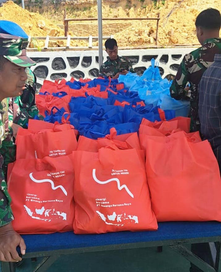 HUT TNI Ke-78, ANTAM Berpartisipasi dalam Bazar Murah  di Mako Pangkalan Angkatan Laut Kendari