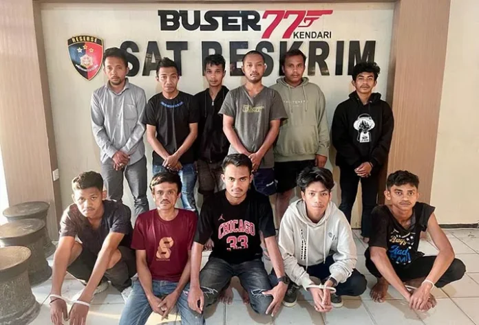 Polisi Amankan 11 Pria di Lorong Depan Kampus UHO