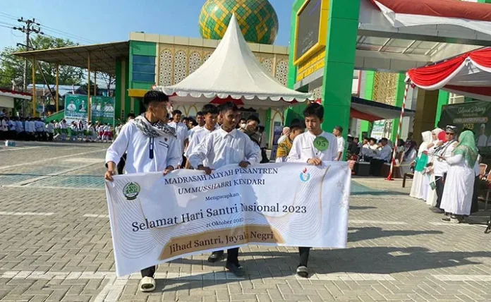 Lampaui Target, Kirab Hari Santri 2023 Kemenag Sultra Dihadiri 15 Ribu Peserta Lampaui Target, Kirab Hari Santri 2023 Kemenag Sultra Dihadiri 15 Ribu Peserta