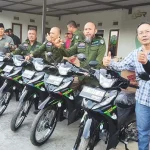 Yayasan ASR Bagikan 11 Unit Motor untuk Koordinator Kecamatan di Kendari Yayasan ASR Bagikan 11 Unit Motor untuk Koordinator Kecamatan di Kendari