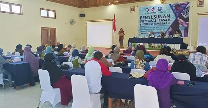 30 Pelaku Usaha di Wakatobi Mengikuti Pelatihan Pemasaran 30 Pelaku Usaha di Wakatobi Mengikuti Pelatihan Pemasaran