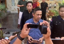 Polresta Kendari Pastikan Jendela Rumah Fajar Hasan Bocor karena Tekanan Benda Kecil Polresta Kendari Pastikan Jendela Rumah Fajar Hasan Bocor karena Tekanan Benda Kecil