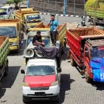 Ratusan Sopir Truk Konawe Geruduk Kantor DPRD Sultra Ratusan Sopir Truk Konawe Geruduk Kantor DPRD Sultra