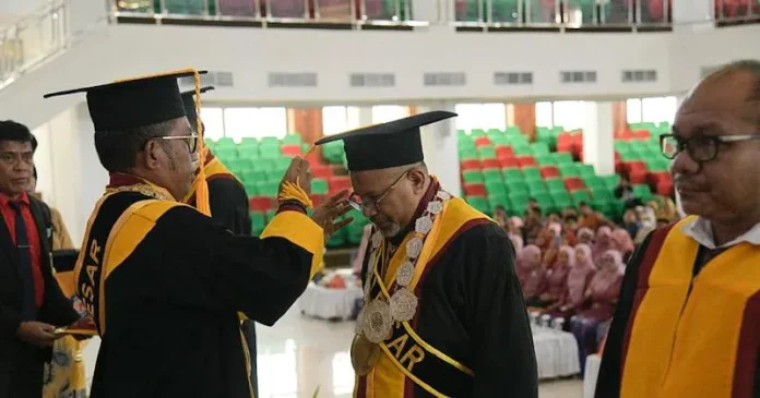 Dekan dan 4 Dosen MIPA UHO Dikukuhkan Jadi Guru Besar