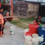 Tanggap Bencana Kekeringan, BPBD Konawe Rutin Salurkan Air Bersih ke Warga Tanggap Bencana Kekeringan, BPBD Konawe Rutin Salurkan Air Bersih ke Warga