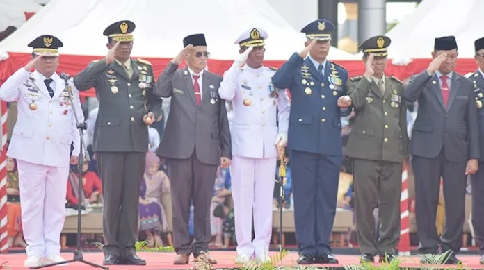 Upacara HUT ke-78 TNI di Kendari Sukses Digelar, Kolaborasi Sukseskan Pemilu 2024 Upacara HUT ke-78 TNI di Kendari Sukses Digelar, Kolaborasi Sukseskan Pemilu 2024