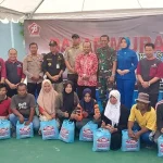 Mitigasi Inflasi dan Stunting, Lanal Kendari Salurkan 800 Paket Sembako Mitigasi Inflasi dan Stunting, Lanal Kendari Salurkan 800 Paket Sembako