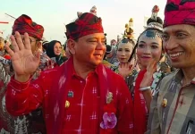 Pj Gubernur Sultra Bersama Pemkab Wakatobi Salurkan Sembako Pj Gubernur Sultra Bersama Pemkab Wakatobi Salurkan Sembako