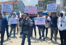 Jurnalis di Kendari Minta Pj Gubernur Copot Dirut Bank Sultra Jurnalis di Kendari Minta Pj Gubernur Copot Dirut Bank Sultra