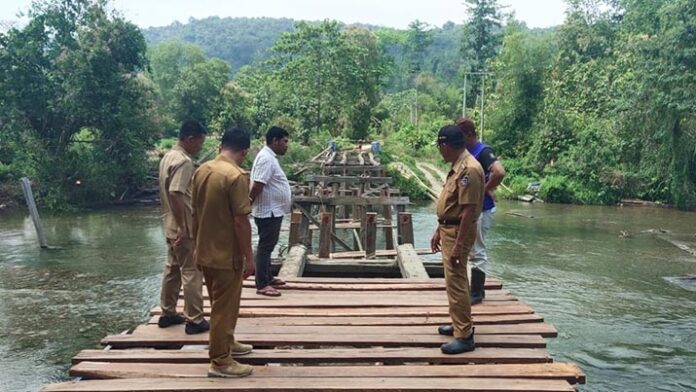 Pemda Koltim Bangun Kembali Jembatan Alaaha yang Rusak Setahun Terakhir