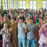 Pemkab Wakatobi Salurkan Bantuan Sembako Gratis dan Buka Pasar Murah Pemkab Wakatobi Salurkan Bantuan Sembako Gratis dan Buka Pasar Murah