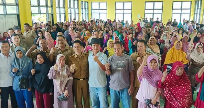 Pemkab Wakatobi Salurkan Bantuan Sembako Gratis dan Buka Pasar Murah
