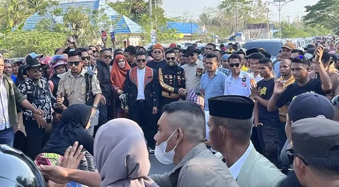 Dimeriahkan Fildan, Masyarakat Padati Silaturahmi Akbar Bakal Calon Bupati Mubar