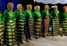 Mengenal Kabhanti Modero, Menari Sambil Berbalas Pantun Penari modero bukan hanya perempuan tapi laki-laku juga menari modero semabari berbalas pantun.