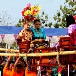 Prosesi Kansoda’a di Wakatobi, Simbol Kebanggaan Memiliki Anak Perempuan Prosesi Kansoda'a di Wakatobi, Simbol Kebanggaan Memiliki Anak Perempuan