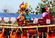 Prosesi Kansoda’a di Wakatobi, Simbol Kebanggaan Memiliki Anak Perempuan Prosesi Kansoda'a di Wakatobi, Simbol Kebanggaan Memiliki Anak Perempuan