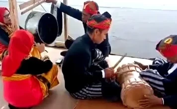 Budaya Muna dalam Pukulan Gong dan Tabuhan Gendang “Rambi Wuna” Budaya Muna dalam Pukulan Gong dan Tabuhan Gendang "Rambi Wuna"