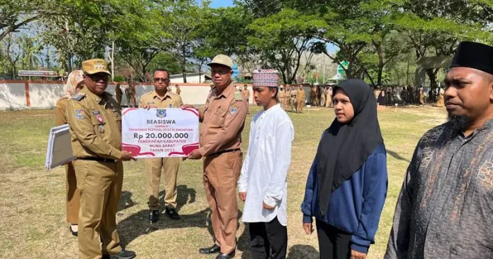 258 Pelajar dan Mahasiswa di Mubar Terima 258 Pelajar dan Mahasiswa di Mubar Terima Beasiswa Prestasi