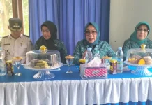 Kunjungi Kecamatan Onembute, TP PKK Konawe Beri Makanan Tambahan ke Ibu Hamil Kunjungi Kecamatan Onembute, TP PKK Konawe Beri Makanan Tambahan ke Ibu Hamil