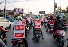 Puluhan Pesepeda Motor Tiba-Tiba Kampanyekan Garansi Rangka 5 Tahun