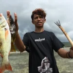 Keunikan Wisata Desa Wasuemba: Kegiatan Tombak Ikan Keunikan Wisata Desa Wasuemba: Kegiatan Tombak Ikan