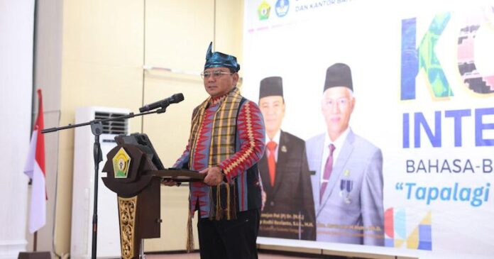 Pj Gubernur Sultra Ajak Masyarakat untuk Jaga dan Lestarikan Bahasa Daerah