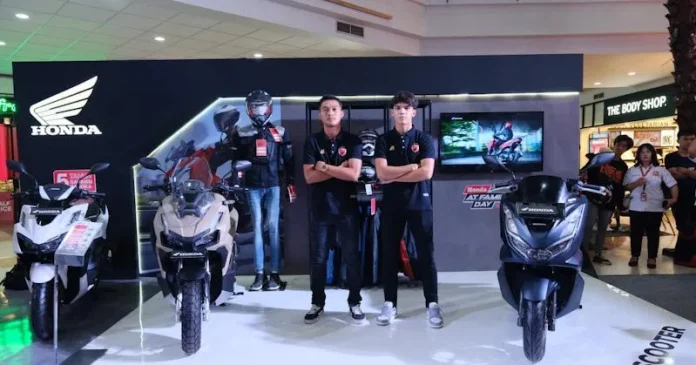 Asmo Sulsel Gelar Mini Launching Warna Baru Honda ADV 160 dan New Honda Scoopy di Honda AT Family Day