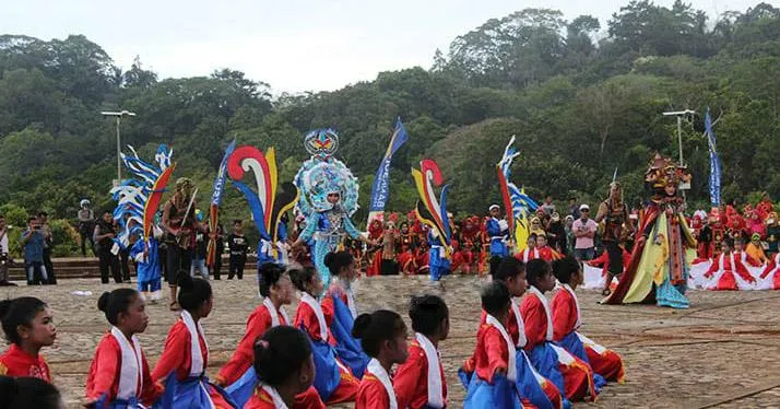 Membersihkan Negeri dari Wabah Lewat Tarian Lumense