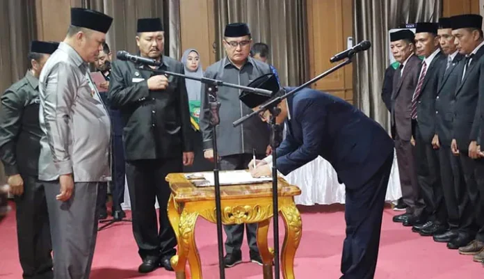 Lantik 104 Pejabat, Ruksamin: Jalankan Tugas dengan Penuh Tanggung Jawab