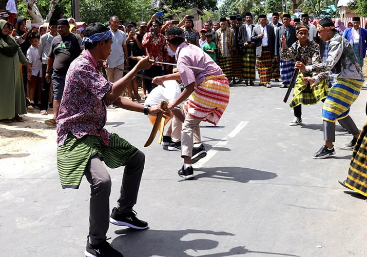 Mengenal Ewa Wuna, Atraksi Seni Bela Diri Tradisional dari Muna