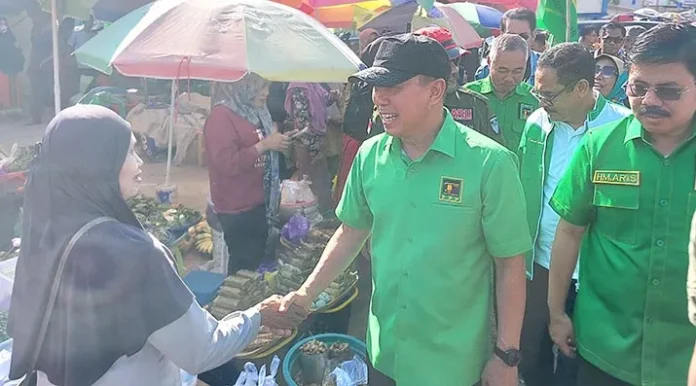ASR Pimpin Caleg PPP Blusukan di 3 Pasar Tradisional Kendari