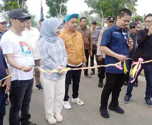 Kado Akhir Tahun, Bupati Koltim Resmikan Jalan Polipolia-Tokai Kado Akhir Tahun, Bupati Koltim Resmikan Jalan Polipolia-Tokai