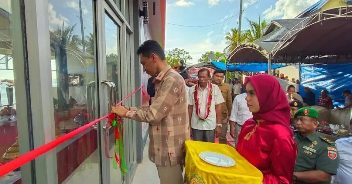 Bupati Wakatobi Resmikan Gedung BUMDes Permatasari di Togo Binongko