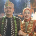 Bupati Koltim dan Istri Ramaikan Sultra Tenun Karnaval 2023 Bupati Koltim dan Istri Ramaikan Sultra Tenun Karnaval 2023